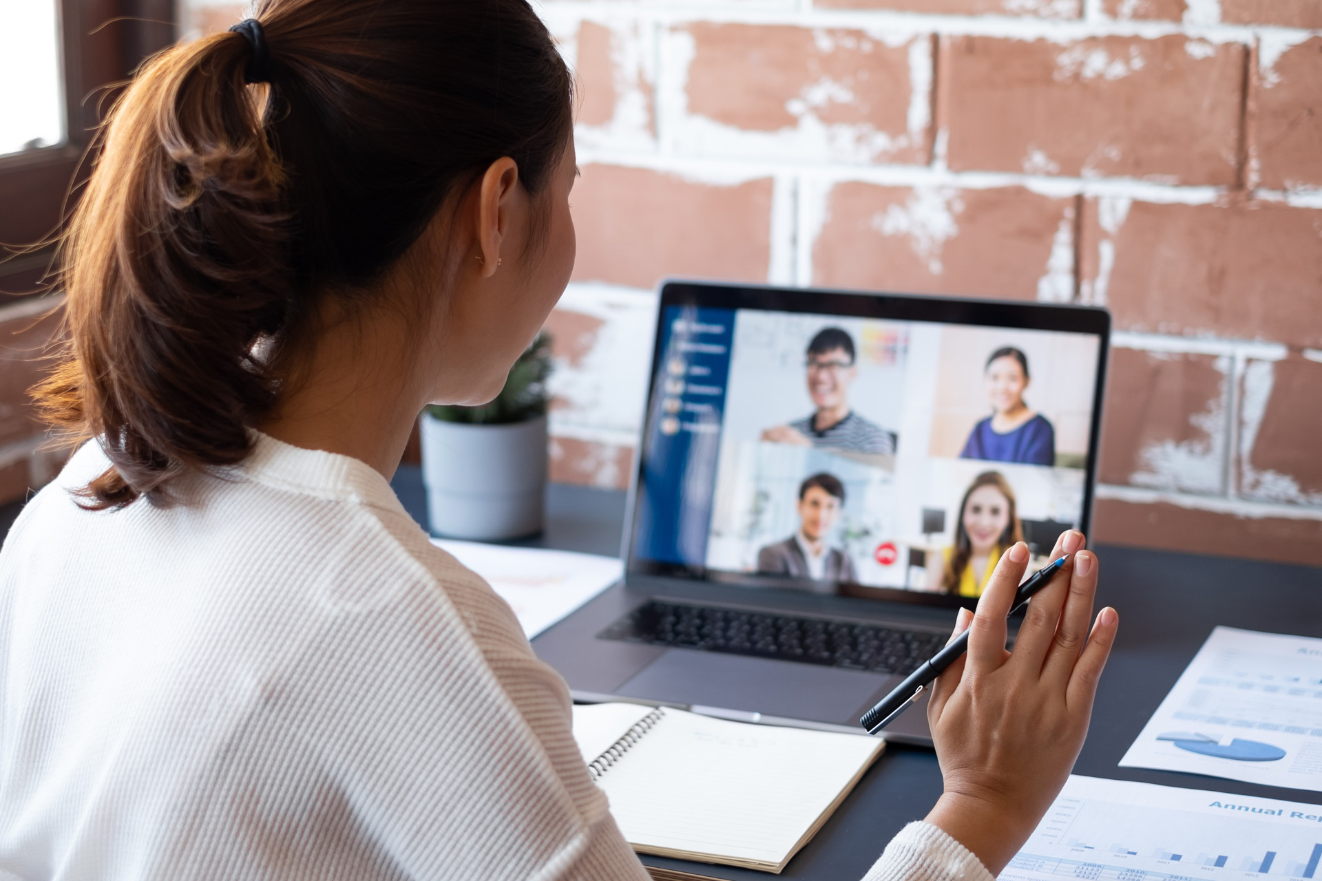 Virtual Meetings in 2024: A Complete Guide